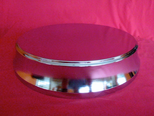 Round Cake Stand and Knife